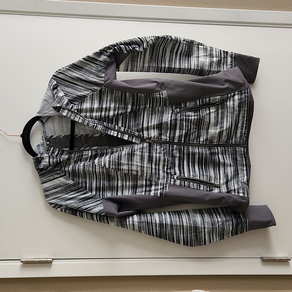 Marmot grey striped windbreaker type jacket size medium, hiking, outdoor